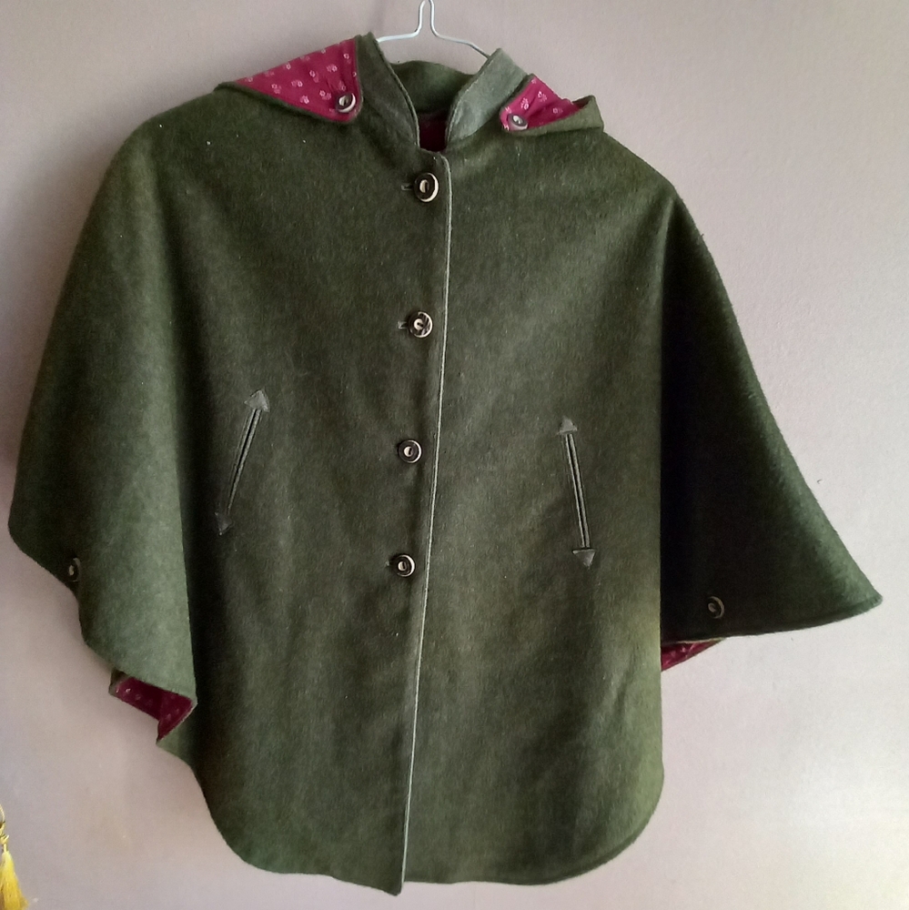 Vintage Tyroler Olive Green Hooded Wool Capelet Small